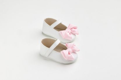 Μπαλαρίνα αγκαλιάς σε λευκό τεχνόδερμα με χειροποίητο ροζ γκρο φιόγκο