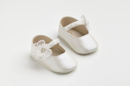 Μπαλαρίνα αγκαλιάς σε εκρού τεχνόδερμα με χάντρες, πέρλες και off white κεντητό λουλούδι με στρας, Day Dream Events | Ever Kid