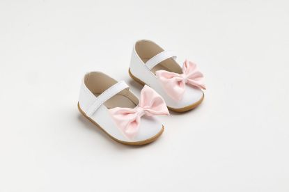 Εικόνα της K628A - Μπαλαρίνα για τα πρώτα βήματα σε λευκό τεχνόδερμα με ροζ σατέν χειροποίητο φιόγκο