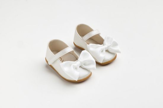 Εικόνα της K628E - Μπαλαρίνα για τα πρώτα βήματα σε εκρού τεχνόδερμα με εκρού σατέν χειροποίητο φιόγκο