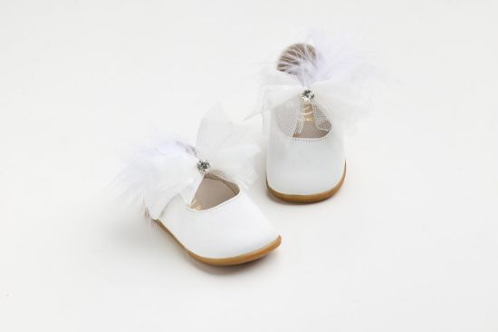 Μπαλαρίνα για τα πρώτα βήματα σε λευκό τεχνόδερμα με χειροποίητο διακοσμητικό από γκλίτερ και πουά τούλι στρας και φτερά