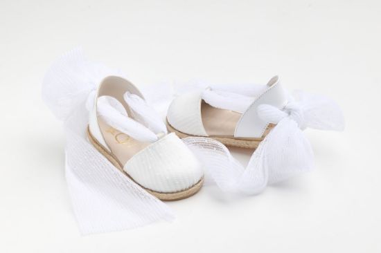 Εικόνα της K650A - Εσπαντρίγια περπατήματος σε λευκό δέρμα και πλισέ πουα λευκό τούλι