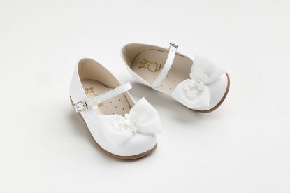 Μπαλαρίνα περπατήματος σε λευκό δέρμα με χειροποίητο φιόγκο από μουσελίνα