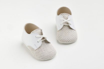 Εικόνα της A602A - παπουτσάκι αγκαλιάς σε λευκό λείο δέρμα και ύφασμα με μοτίβο