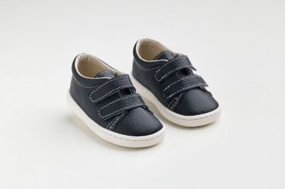 Παπουτσάκι σε μπλε δέρμα κλείσιμο με Velcro