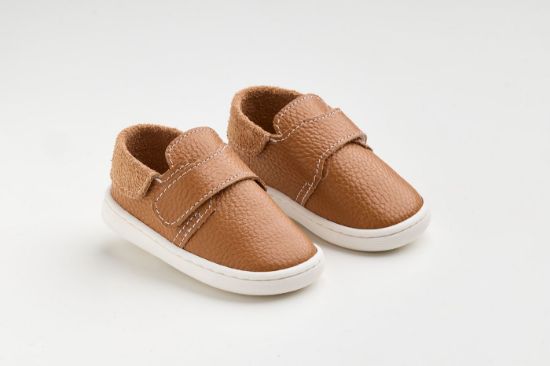 Παπουτσάκι σε ταμπά δέρμα, κλείσιμο με Velcro, για τα πρώτα βήματα του μωρού σας