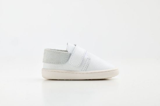 Παπουτσάκι σε λευκό δέρμα, κλείσιμο με Velcro, για τα πρώτα βήματα του μωρού σας