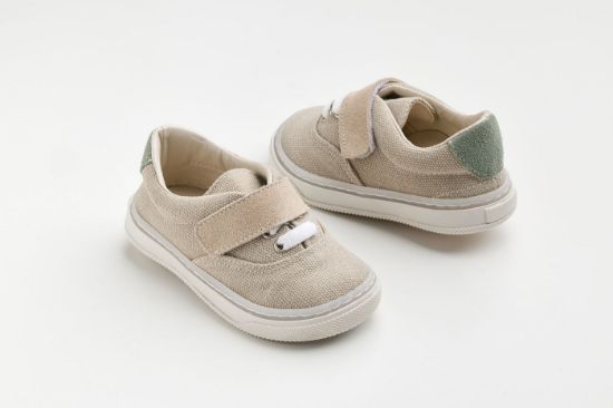 Παπουτσάκι περπατήματος σε μπεζ ύφασμα, μέντα και μπεζ καστόρ δέρμα και κλείσιμο με ελαστικό κορδόνι και Velcro