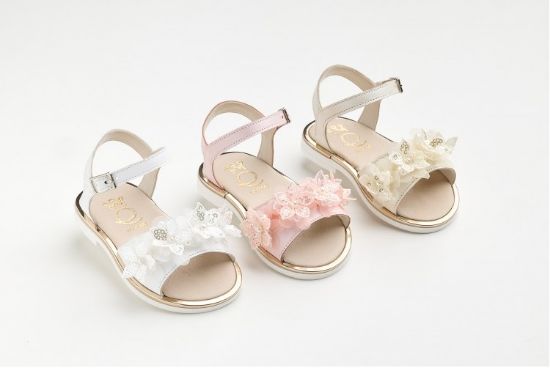 Εικόνα της K639P - Σανδάλι περπατήματος σε dusty pink δέρμα διακοσμημένο με dusty pink λουλούδια κεντημένα με παγιέτες