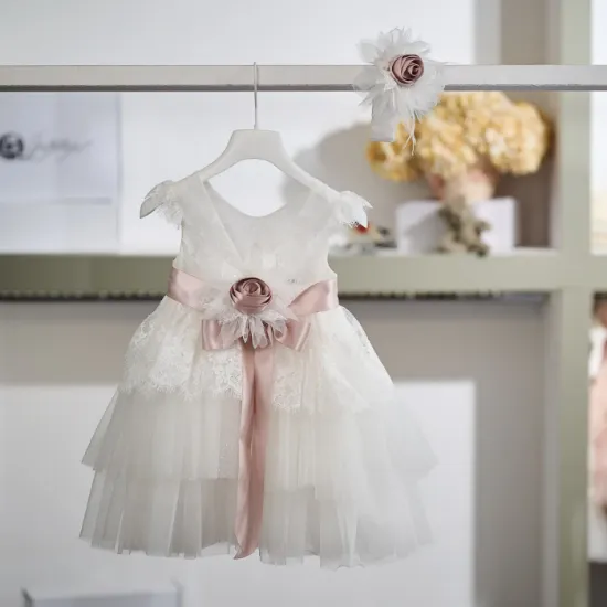 Εντυπωσιακό φόρεμα βάπτισης