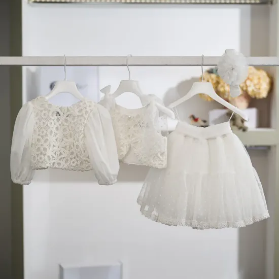 Κομψό βαπτιστικό σύνολο σε off white απόχρωση της La Christine