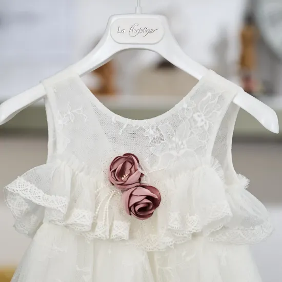 Εντυπωσιακό φόρεμα βάπτισης