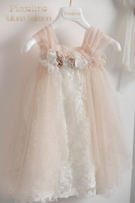 Κομψό βαπτιστικό φόρεμα σε προσφορά