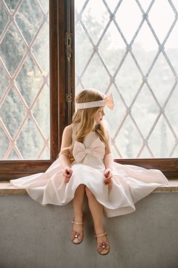 βαπτιστικό φόρεμα σε απαλή βανίλια απόχρωση